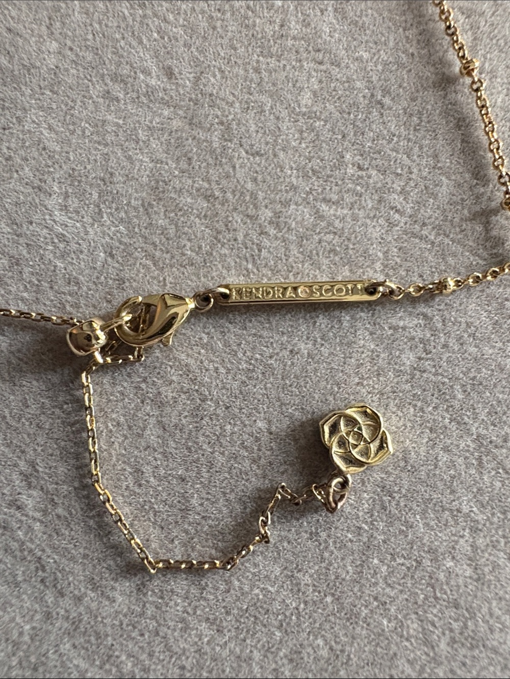 Kendra Scott Mini Elisa Pendant Necklace - Picture 17 of 17